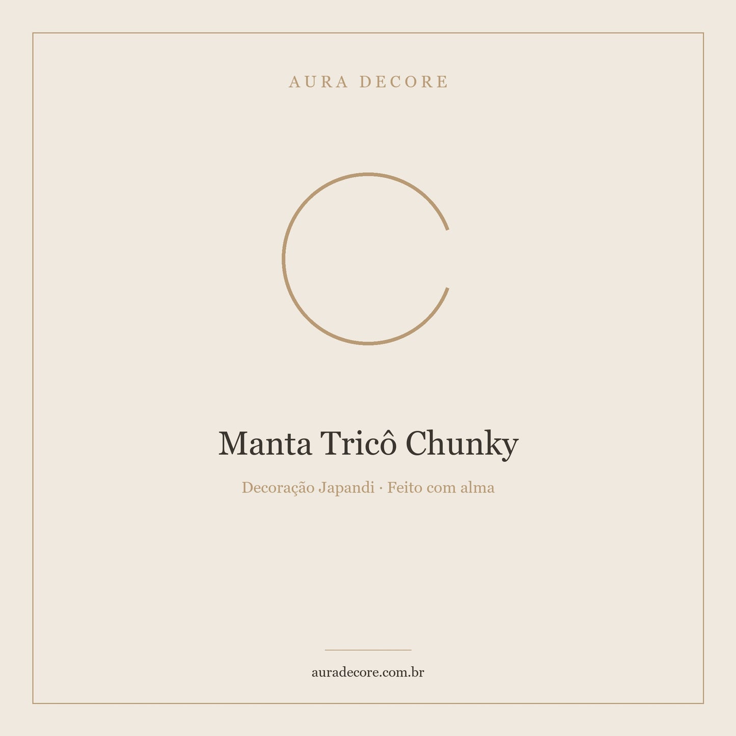 Manta Tricô Chunky Off White — Textura que Todo Sofá Merece | Aura Decore
